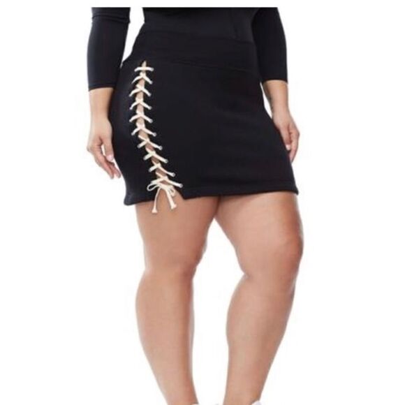 Good American Black Lace up skirt size 4 - Picture 4 of 4